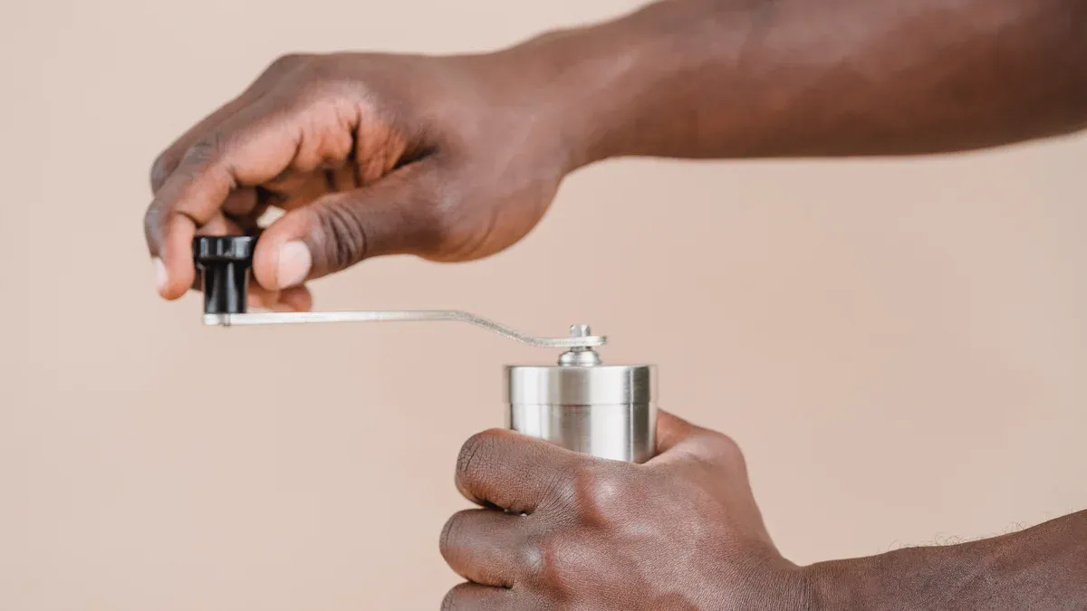 Buying Guide: How to Choose the Right Battery-Operated Pepper Mill