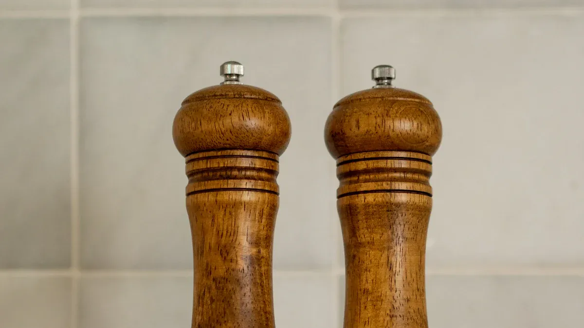 Key Features of a Bottle Pepper Grinder