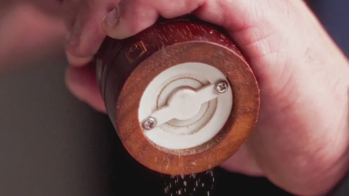 How to Use and Maintain Your Electric Pepper Mill