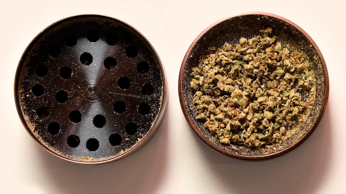 Unique Qualities of Glass Salt and Pepper Grinders