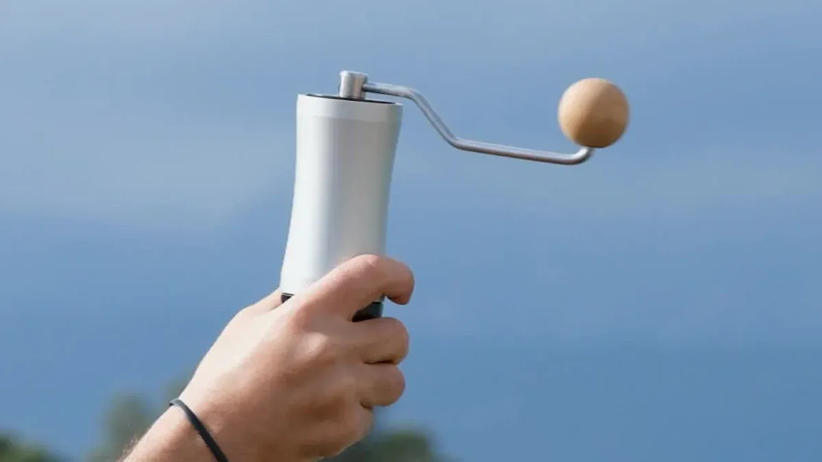 Step-by-Step Guide: Using a Hand Held Burr Grinder