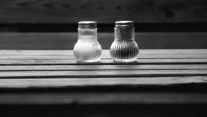 How to Choose the Best Lighted Salt and Pepper Shakers for Your Kitchen