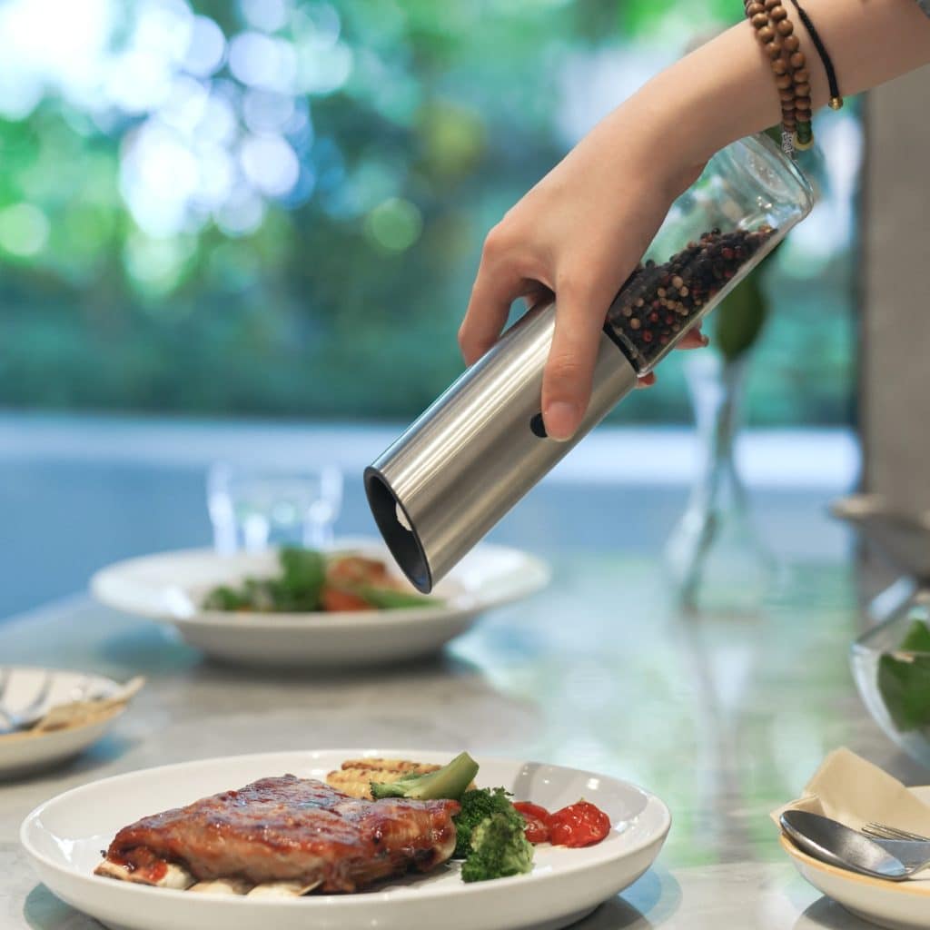 ODM Custom 1200mAh Gravity Electric Salt Pepper Grinder 6
