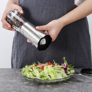 ODM Gravity Electric Salt and Pepper Grinder with Large 200ml Capacity 1