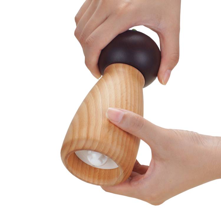 Custom 30ml Wooden Salt and Pepper Grinder with Adjustable Ceramic Burr 5 1